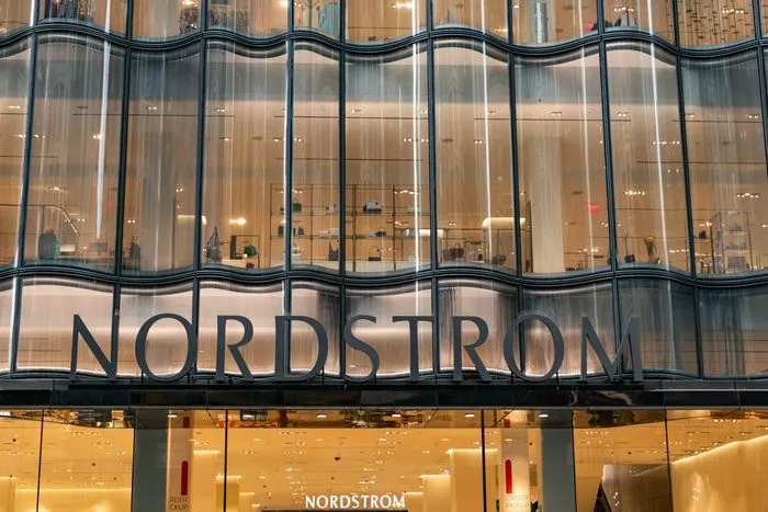chic nordstrom tops